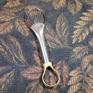Amco 2-in-1 Avocado Pitter/Slicer